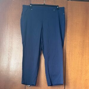 Basic Editions NWT 1X Navy Stretch Pull-On Capri Pants